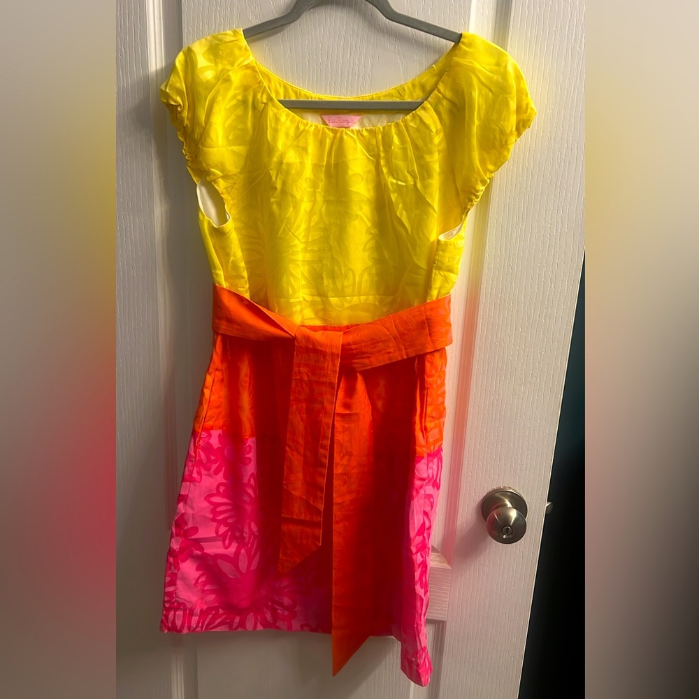SOLD Like New Lilly Pulitzer Dress Medium